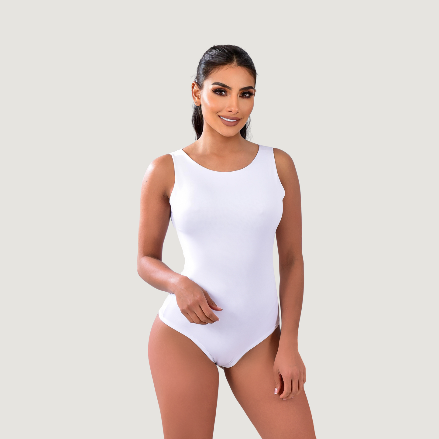 Body tipo tanga de licra con ajuste cómodo